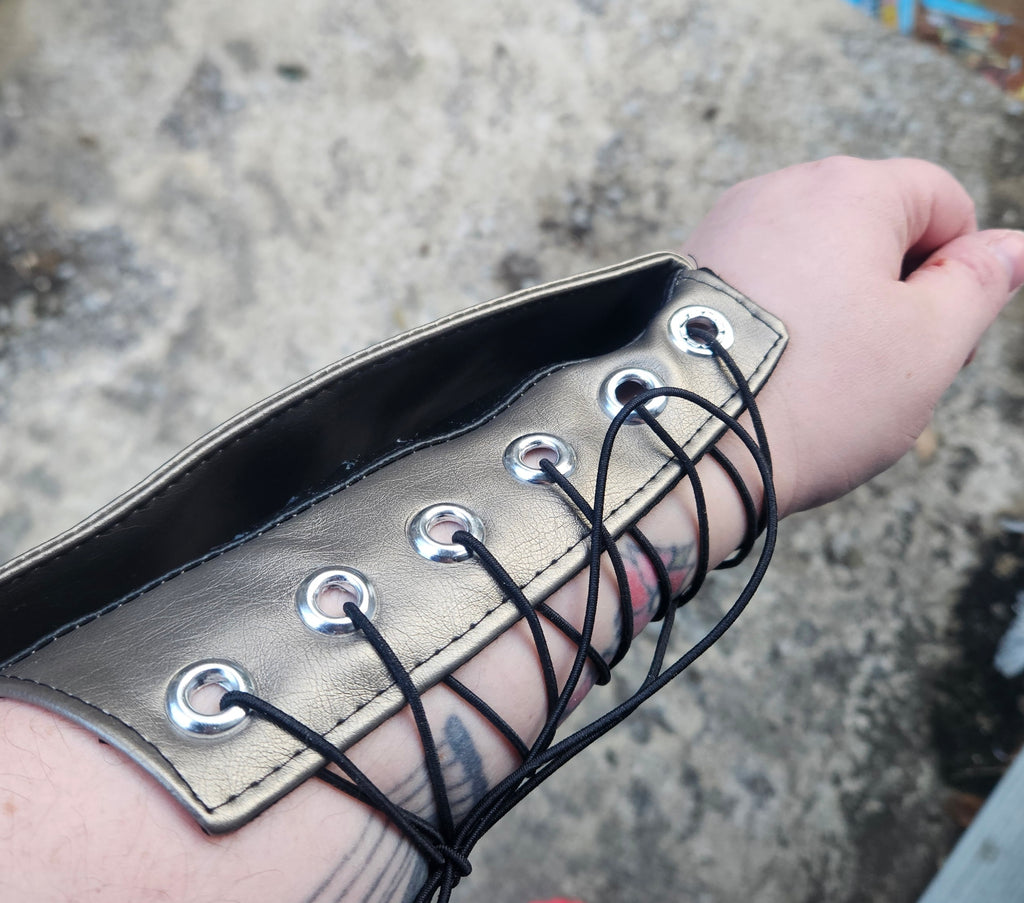 Gauntlet Wallet PDF Sewing Pattern